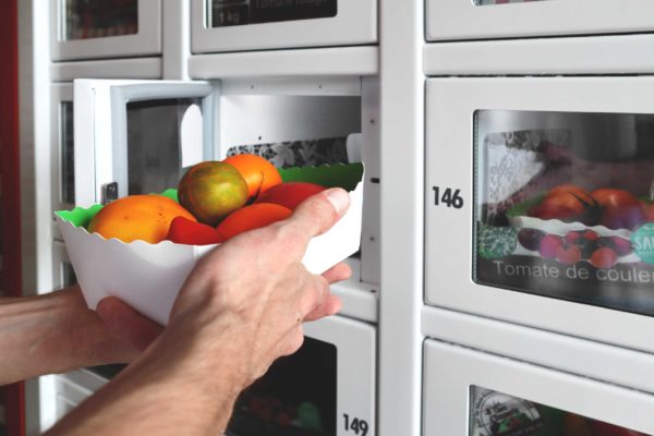 ClickandCasecollect_Tomates Panier fruits et légumes qui sort du casier