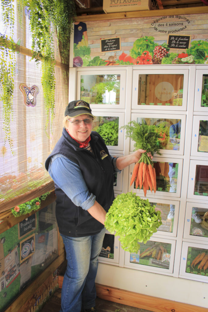 Babette, en train de recharger ses casiers